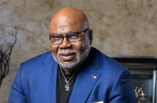 TD Jakes niega acusaciones de sexo homosexual en fiestas Combs-Diddy
