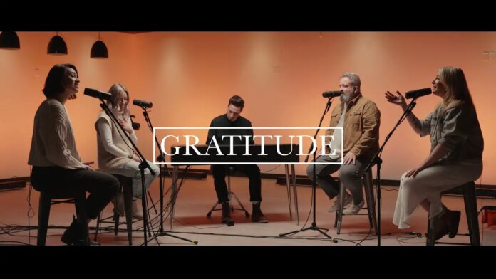 Gratitud – Adoración a Nuevas Alturas – (Portada)
