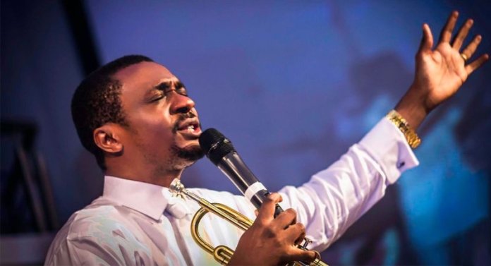 Suena la trompeta de Nathaniel Bassey en la toma de posesión de Donald Trump