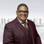 El pastor Camille se dirige a Gregory Toussaint y a los pastores de Friline Josep ...