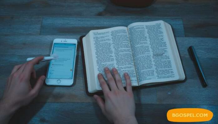 Biblia digital: la transmisión global excede el papel
