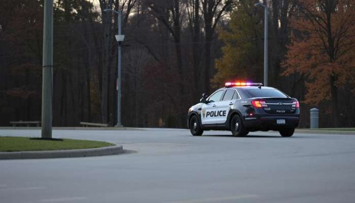 Ohio - Arresto del pastor Aaron Williams Jr. por indecencia pública

