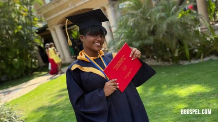 Yoly Lordy Valéus, artista gospel, obtiene su diploma de medicina
