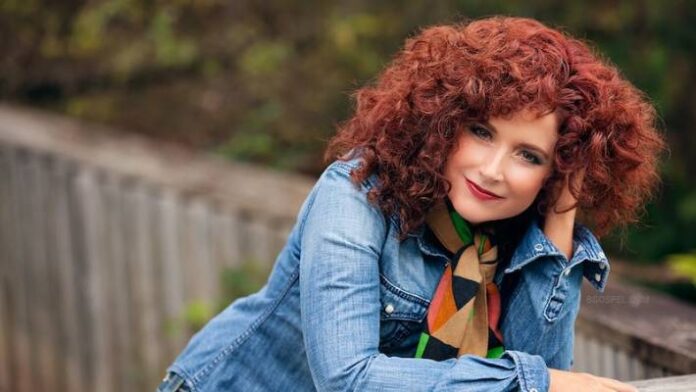 Dwayna Litz La misma vieja historia, una Navidad cristiana contra el racismo y el clasismo
